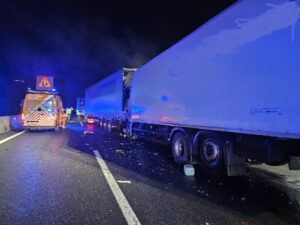 Schwerer LKW-Auffahrunfall auf der A10 bei Villach – eine Person verletzt